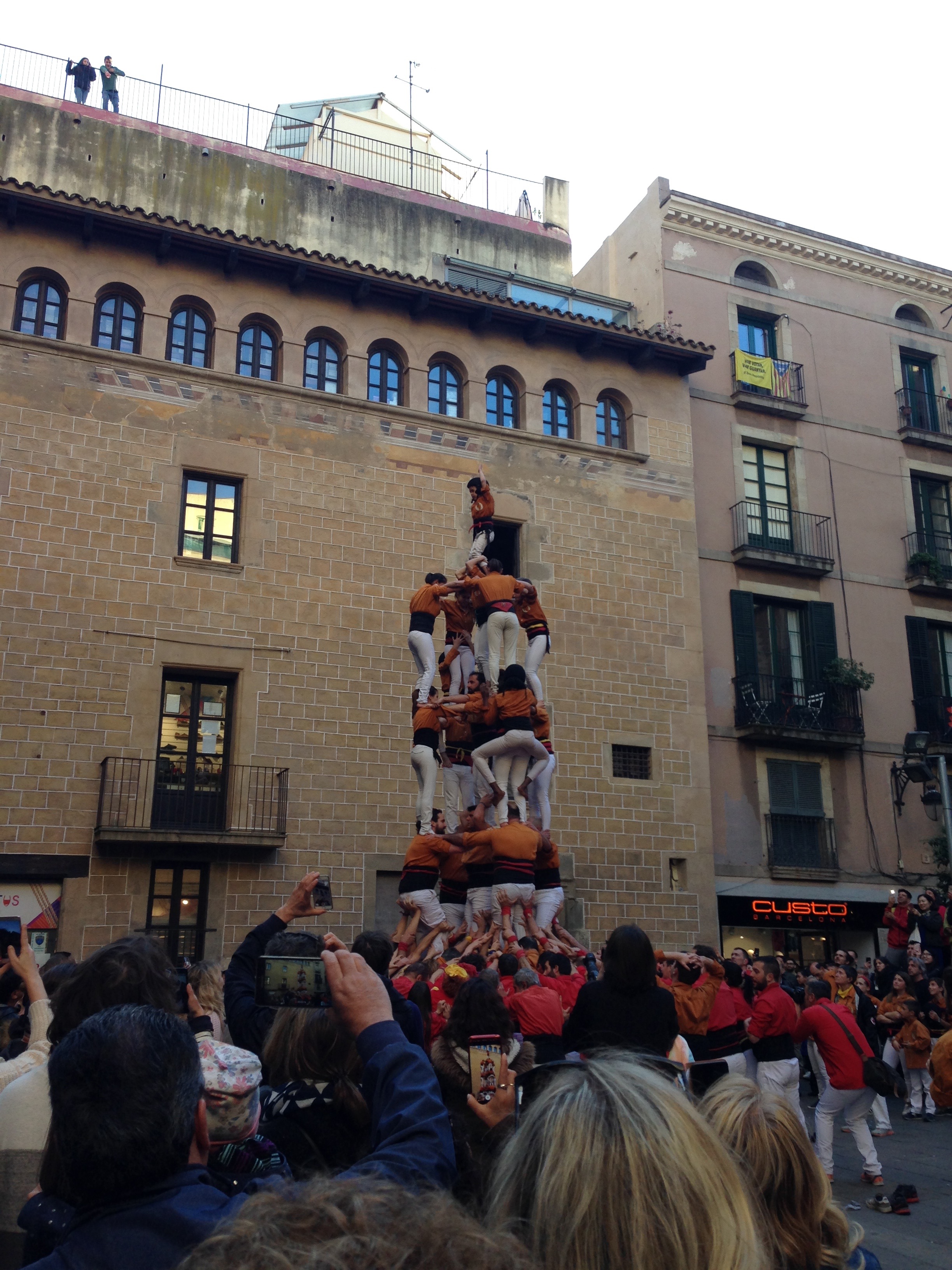 Castell being built in Placa del Pi