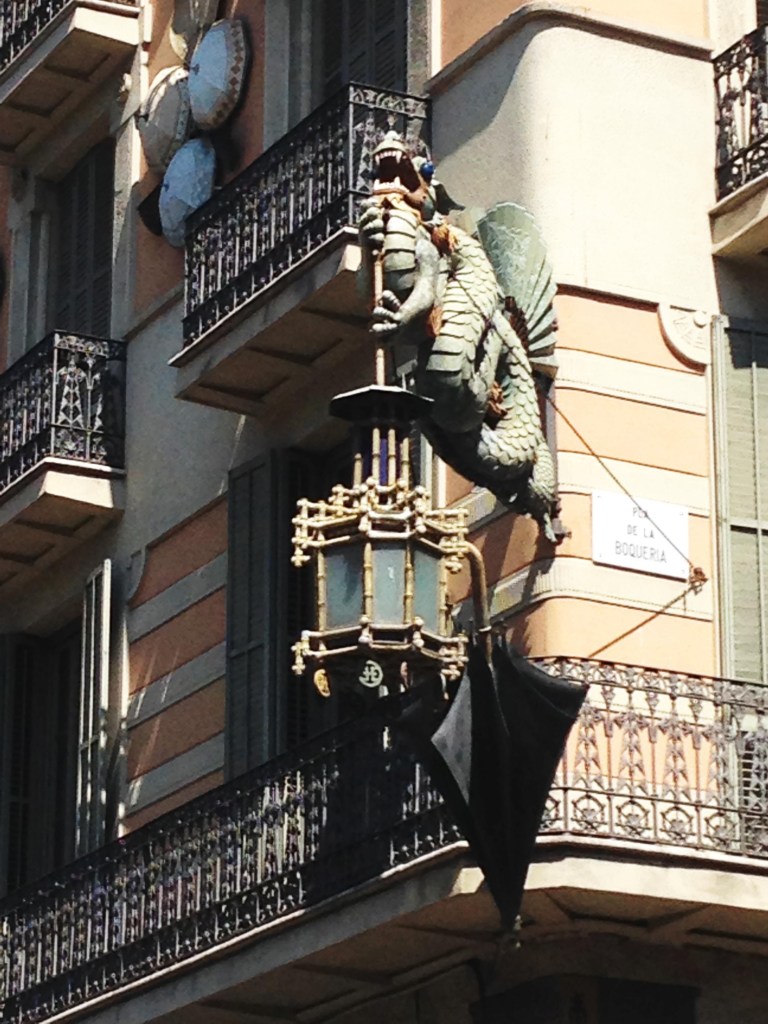 Dilong dragon guarding The House of Umbrellas